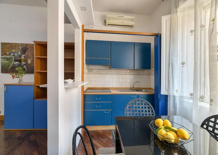 Izzhome Delightful カリアリ