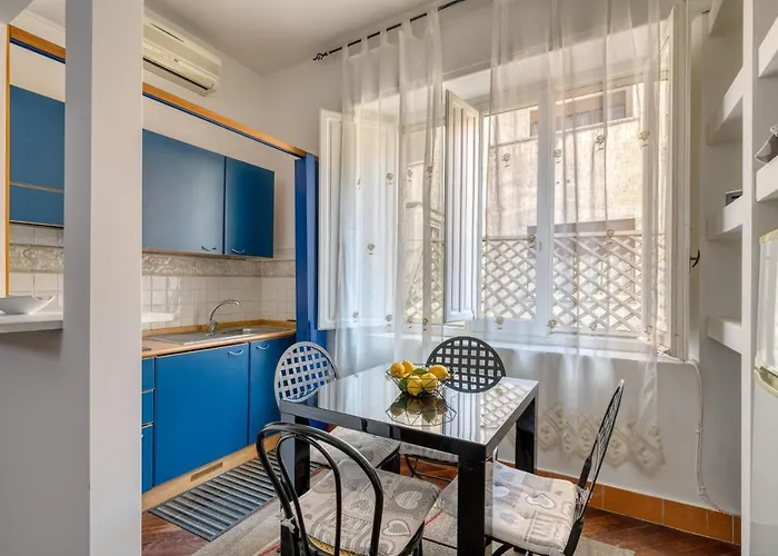 アパート Izzhome Delightful カリアリ